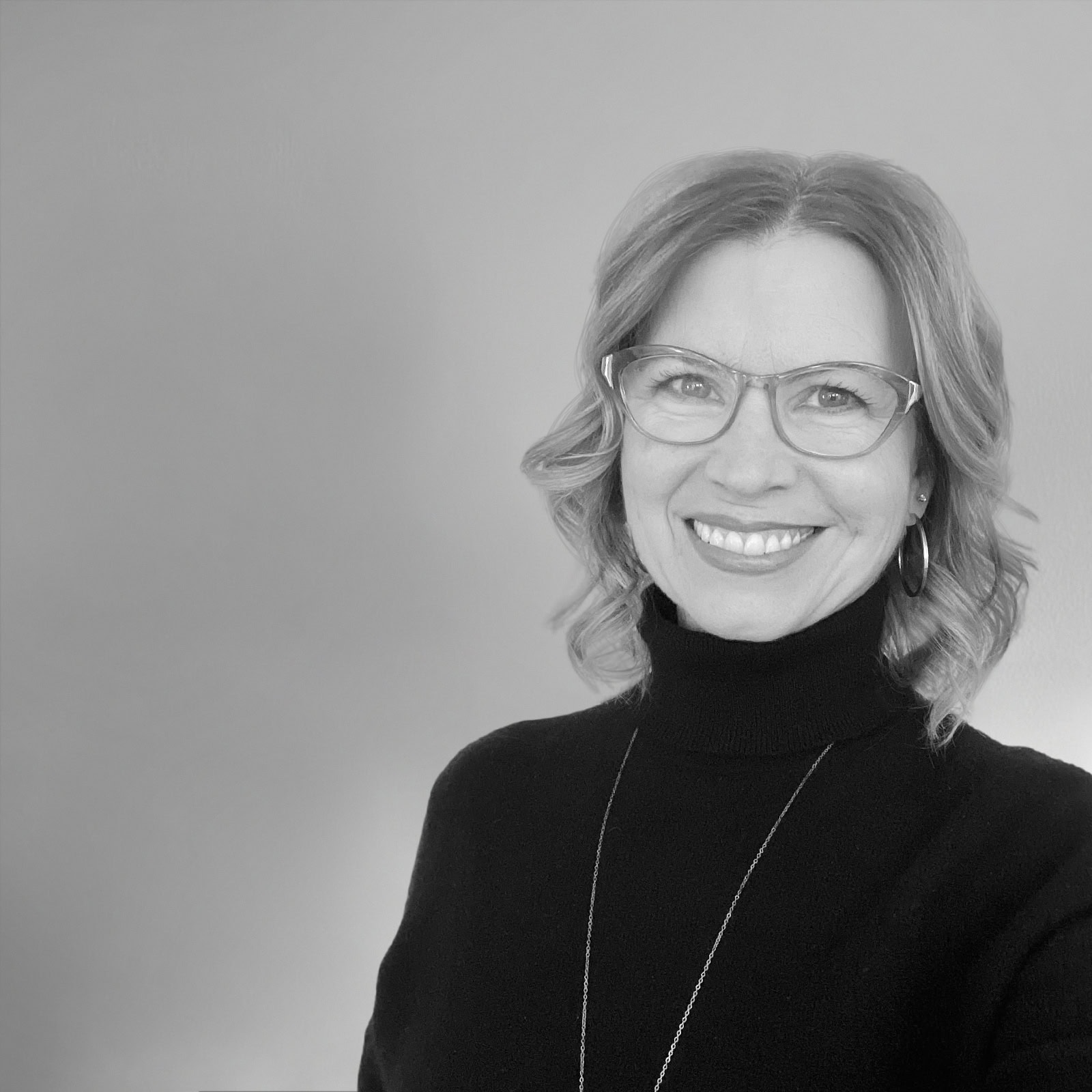 Lisa Pierosara headshot
