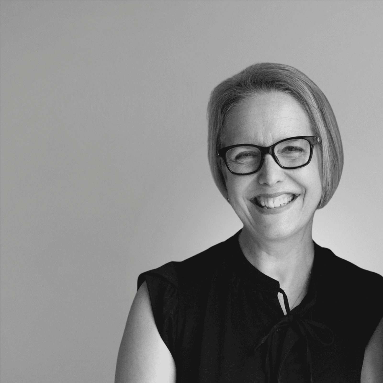 Louise Chatterton headshot